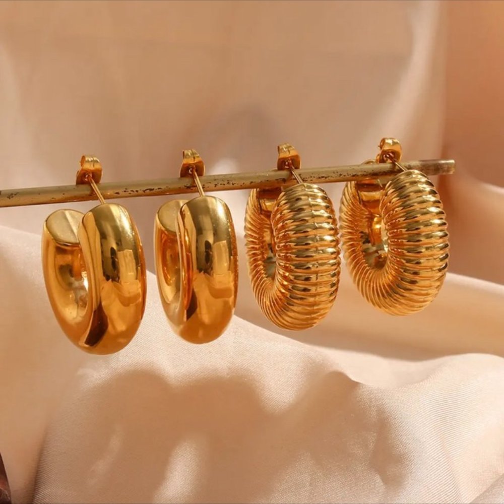 NEW 18K GOLD CHUNKY HOOP EARRINGS - Picture 2 of 6